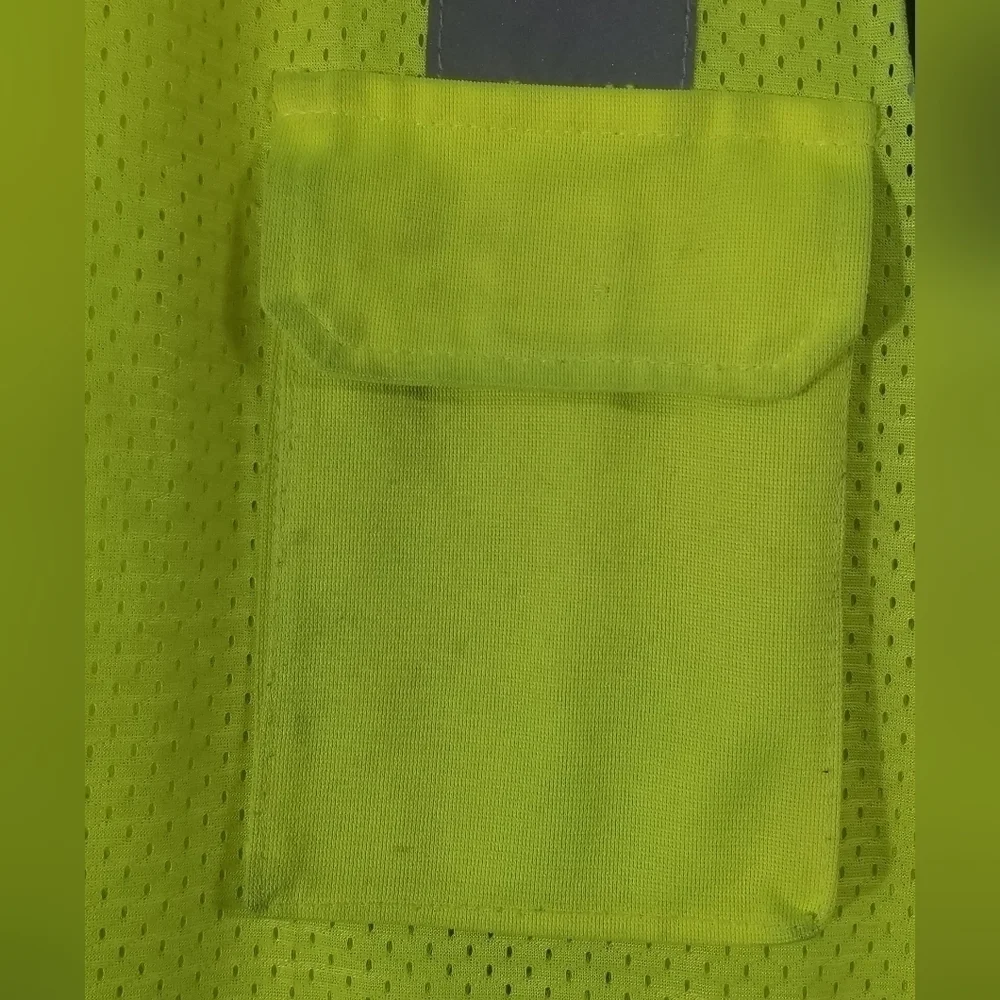 MCR Safety Vest. Luminator CL2MLSZ Type R Class 2. Reflective Band. Size Large.